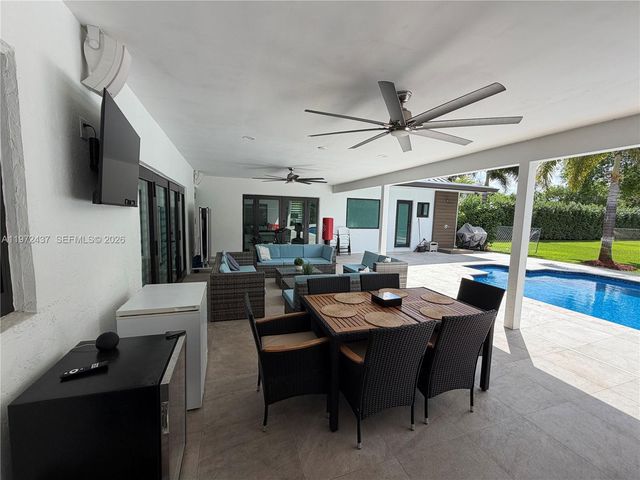 11300 NW 5th St, Plantation, FL 33325