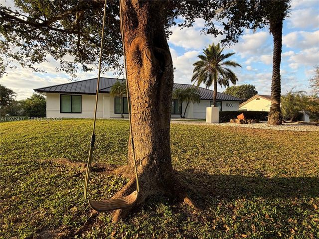 11300 NW 5th St, Plantation, FL 33325