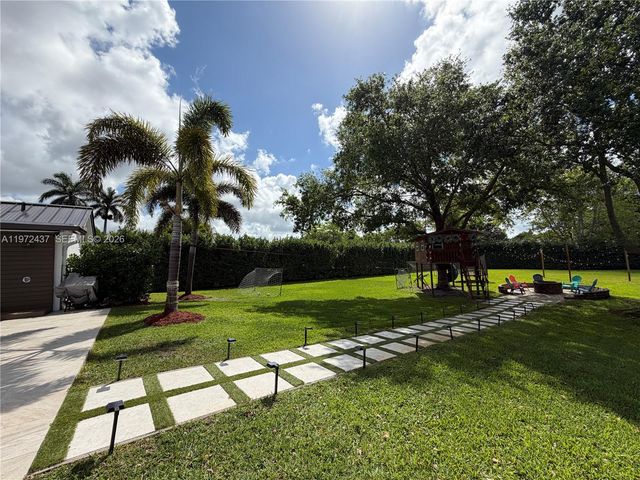 11300 NW 5th St, Plantation, FL 33325