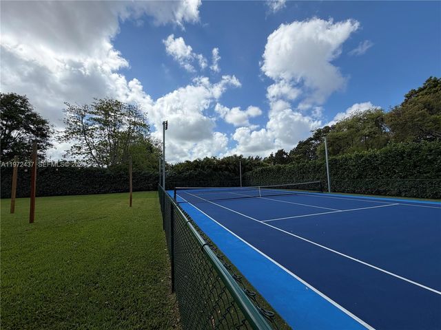 11300 NW 5th St, Plantation, FL 33325