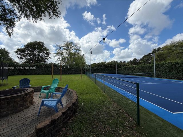 11300 NW 5th St, Plantation, FL 33325