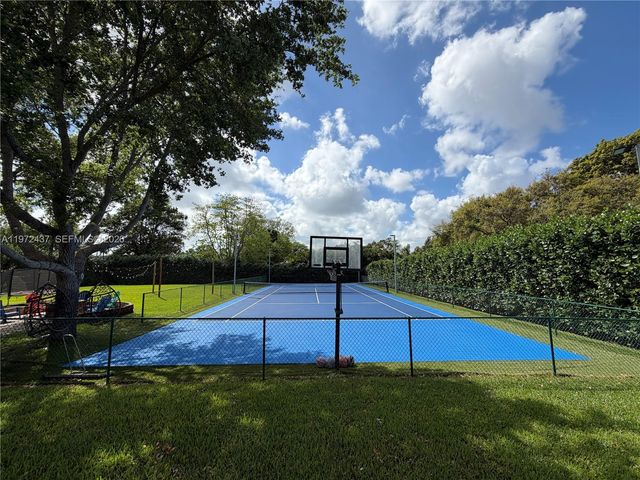 11300 NW 5th St, Plantation, FL 33325