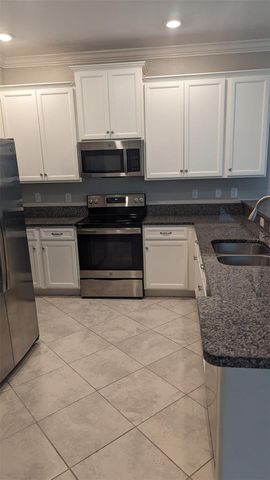 1384 WHITE FOX RUN, Lutz, FL 33549