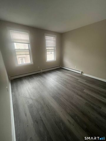 169 Hillside Avenue 3B, Hartford, CT 06106