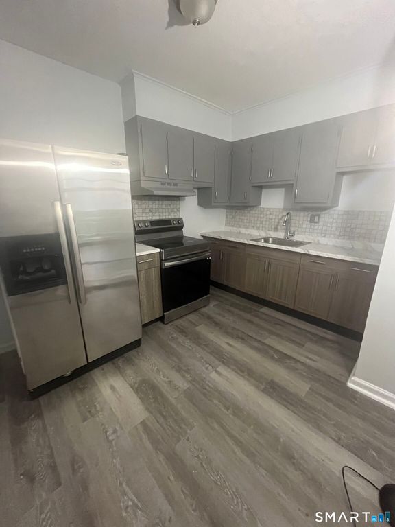 169 Hillside Avenue 3B, Hartford, CT 06106