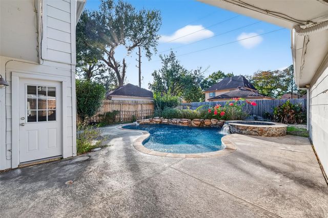 906 Crossfield Drive, Katy, TX 77450