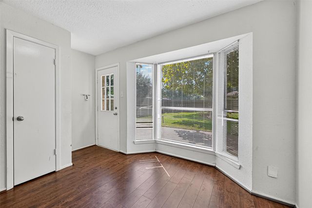 16 Wagon Lane Loop, Angleton, TX 77515