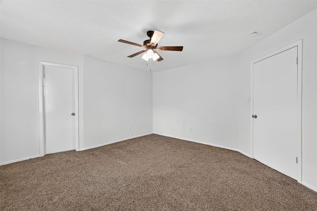 16 Wagon Lane Loop, Angleton, TX 77515