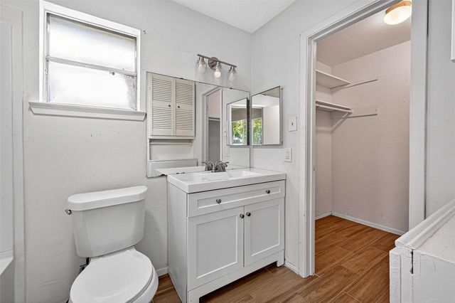 16 Wagon Lane Loop, Angleton, TX 77515