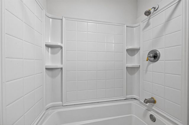 16 Wagon Lane Loop, Angleton, TX 77515