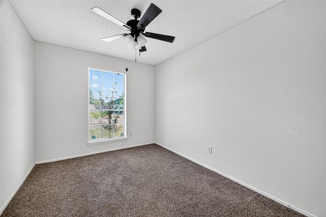 16 Wagon Lane Loop, Angleton, TX 77515