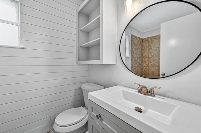 16 Wagon Lane Loop, Angleton, TX 77515