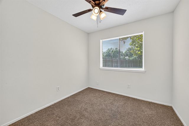 16 Wagon Lane Loop, Angleton, TX 77515