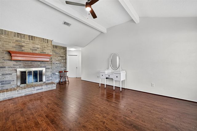 16 Wagon Lane Loop, Angleton, TX 77515