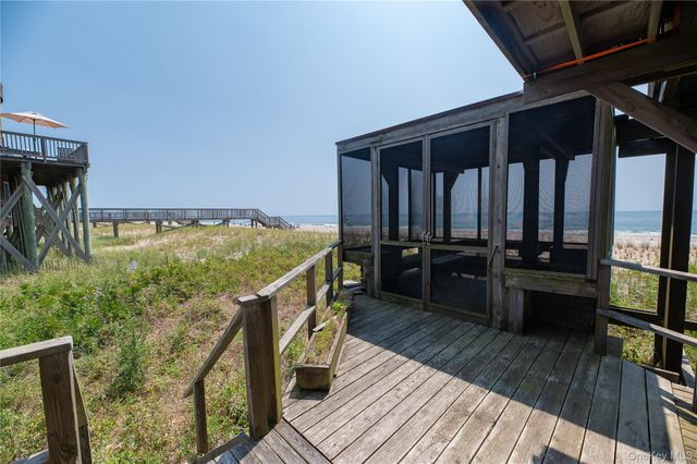 27 Dune Walk, Davis Park, NY 11772