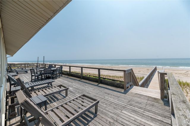 27 Dune Walk, Davis Park, NY 11772
