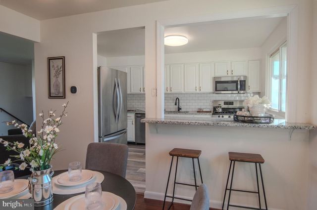 211 POWDERMILL RD, Edgewater Park, NJ 08010