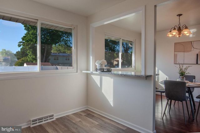 211 POWDERMILL RD, Edgewater Park, NJ 08010