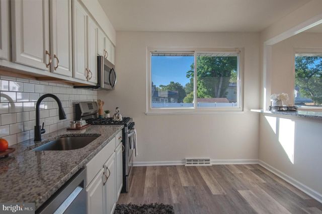 211 POWDERMILL RD, Edgewater Park, NJ 08010