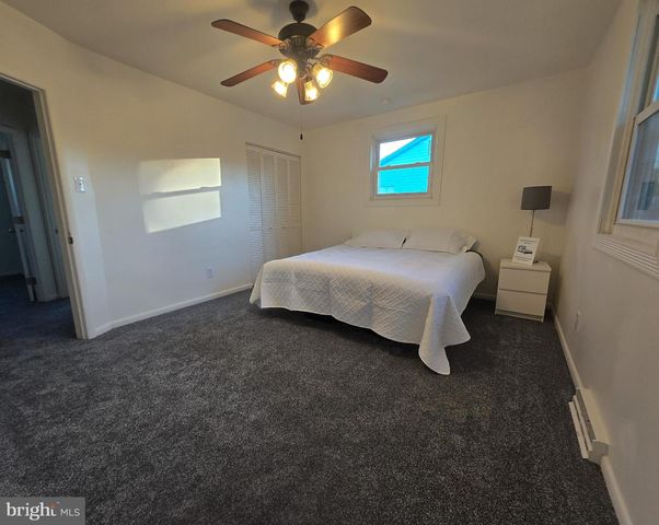 211 POWDERMILL RD, Edgewater Park, NJ 08010