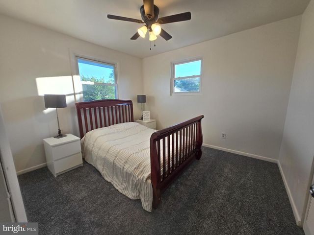 211 POWDERMILL RD, Edgewater Park, NJ 08010