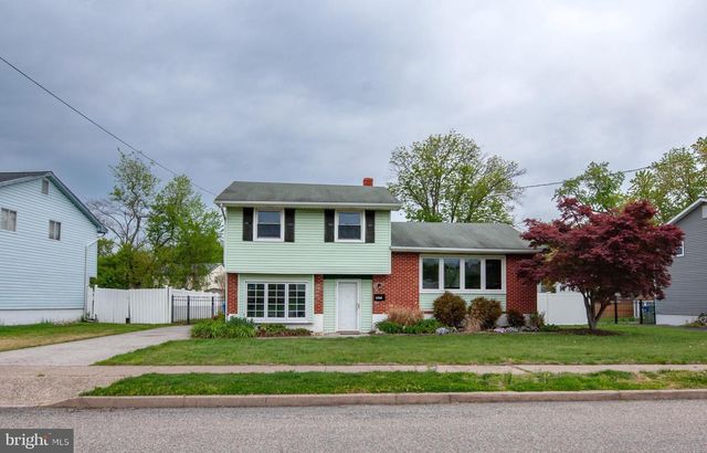 211 POWDERMILL RD, Edgewater Park, NJ 08010