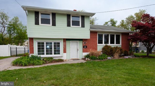 211 POWDERMILL RD, Edgewater Park, NJ 08010