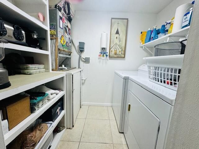3541 LONG PINE Court C-1, Greenacres, FL 33463