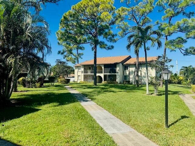 3541 LONG PINE Court C-1, Greenacres, FL 33463