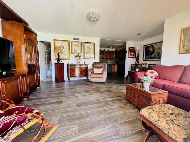 3541 LONG PINE Court C-1, Greenacres, FL 33463