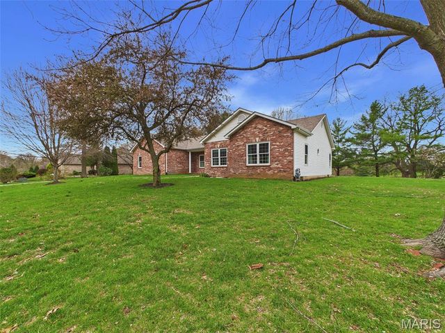 6 Forest Drive, Maryville, IL 62062