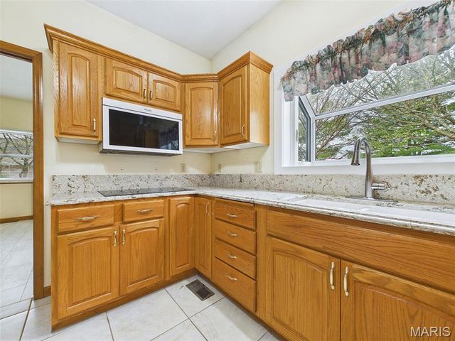 6 Forest Drive, Maryville, IL 62062