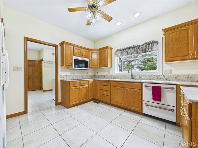 6 Forest Drive, Maryville, IL 62062