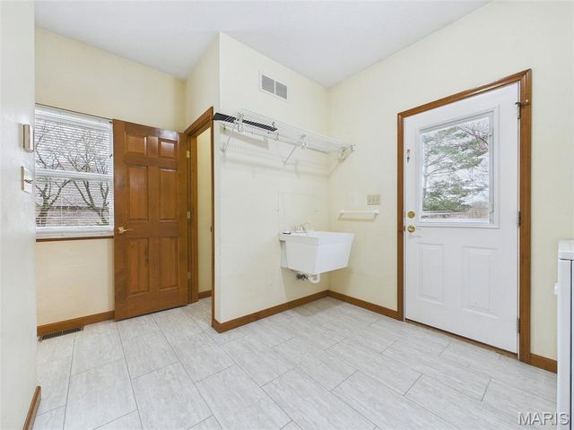 6 Forest Drive, Maryville, IL 62062