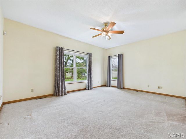 6 Forest Drive, Maryville, IL 62062