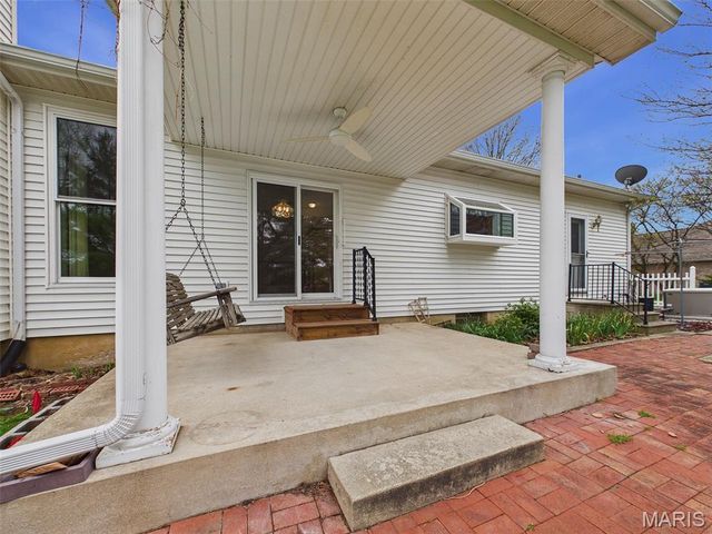 6 Forest Drive, Maryville, IL 62062