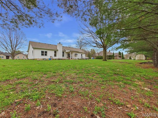 6 Forest Drive, Maryville, IL 62062