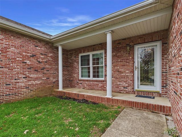 6 Forest Drive, Maryville, IL 62062