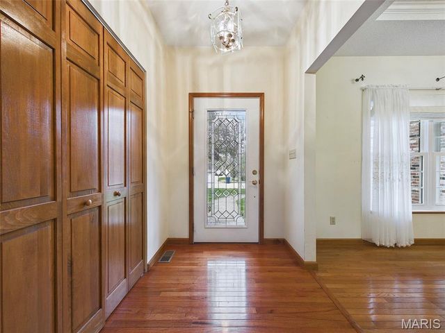 6 Forest Drive, Maryville, IL 62062