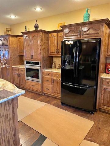 417 E 9th Street, Pittsburg, KS 66762