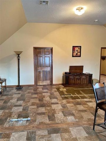 417 E 9th Street, Pittsburg, KS 66762