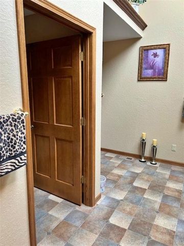 417 E 9th Street, Pittsburg, KS 66762