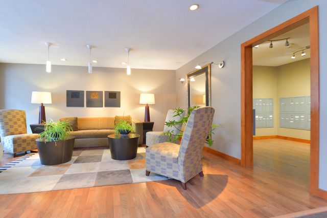 2700 W 44th Street 115, Minneapolis, MN 55410