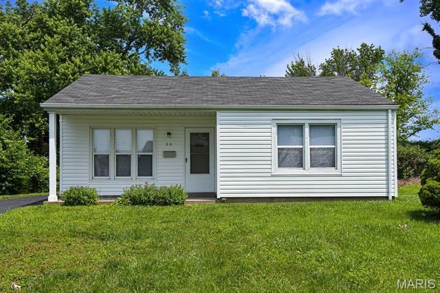 90 Brackleigh Lane, Florissant, MO 63031
