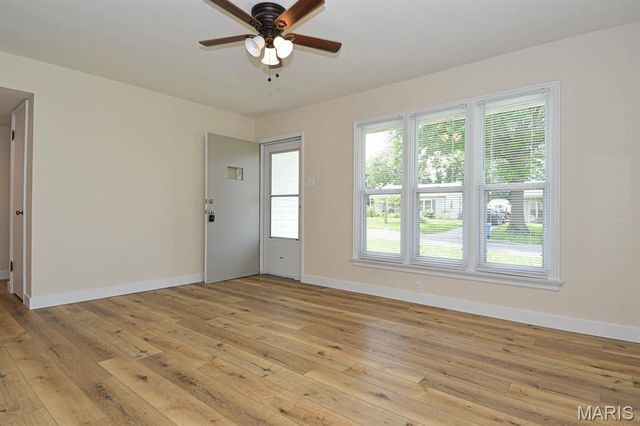 90 Brackleigh Lane, Florissant, MO 63031