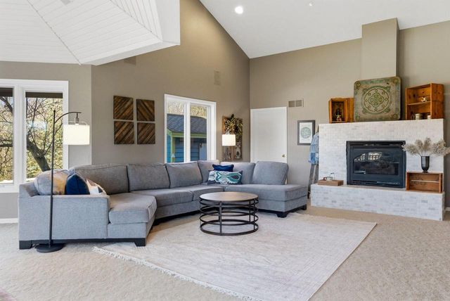 1507 Saint Augustine ROAD, Hartford, WI 53027