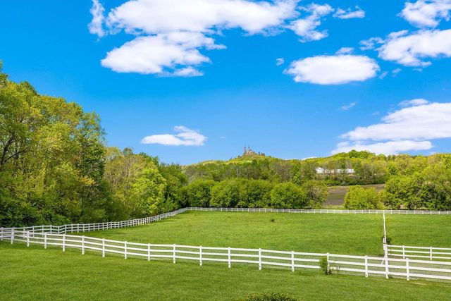 1507 Saint Augustine ROAD, Hartford, WI 53027