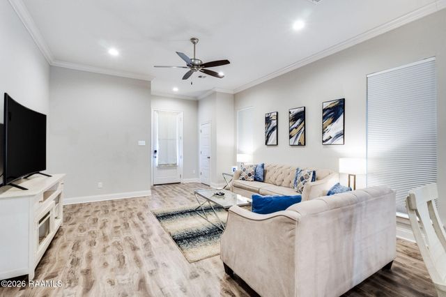 214 Adry Lane, Youngsville, LA 70592