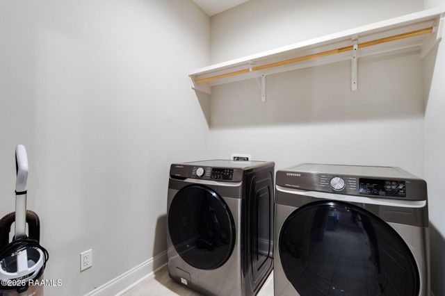 214 Adry Lane, Youngsville, LA 70592