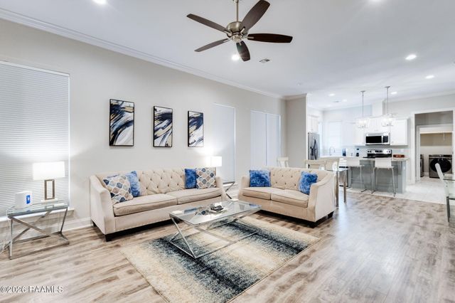 214 Adry Lane, Youngsville, LA 70592